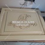 покраска и патинирование монограммы на фасаде